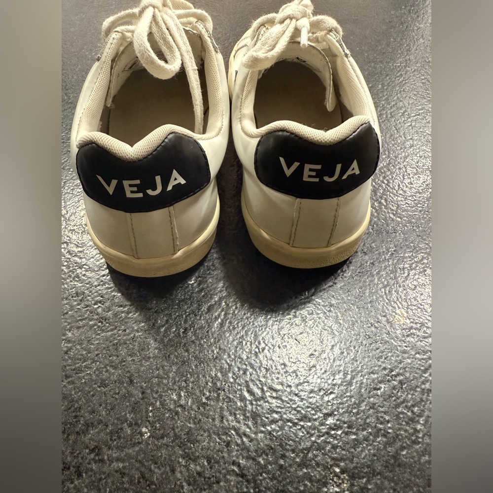 Veja Women’s Size 7 EU 38 Lace Up Low Top Casual Shoes Leather - Picture 5 of 9